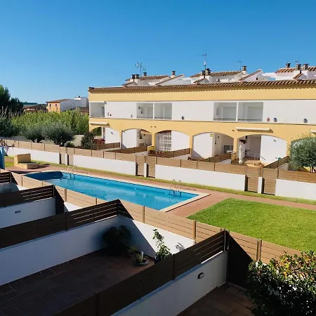 ⭑ House + Pool + Beach. What Else? *