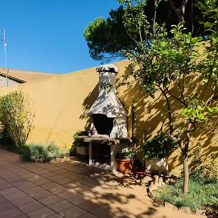 Holiday home ⭑ House + Pool + Beach. What Else?